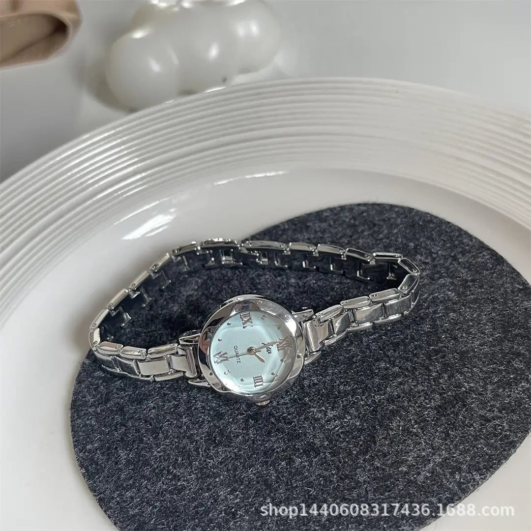 Niche Round Small Dial Student Forest Bracelet Steel Band Simple Elegant Compact Watch Female Ins Accessible Luxury Retro