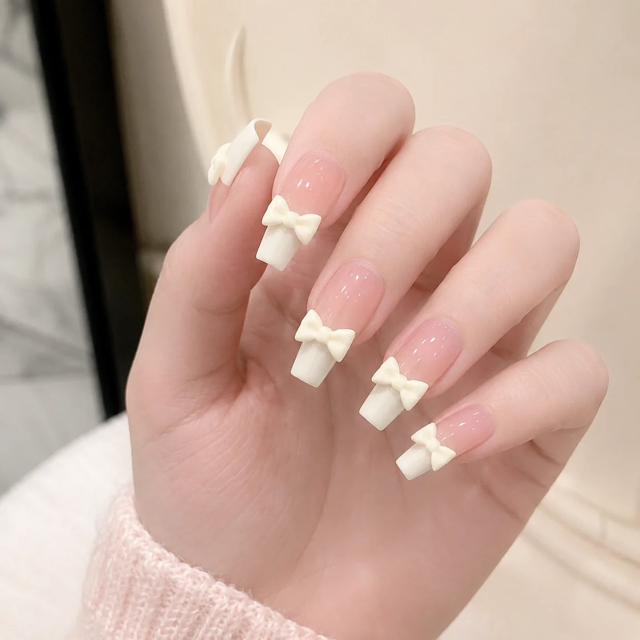 Jovera Joyce Maison Bow Élégance Ivory Manicure