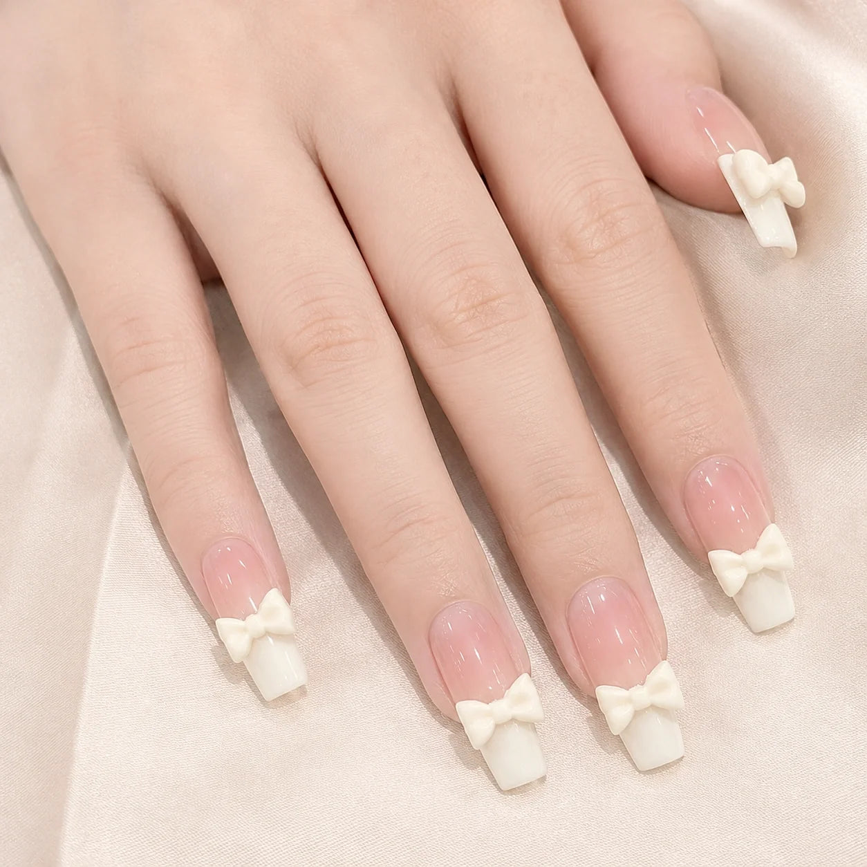 Jovera Joyce Maison Bow Élégance Ivory Manicure