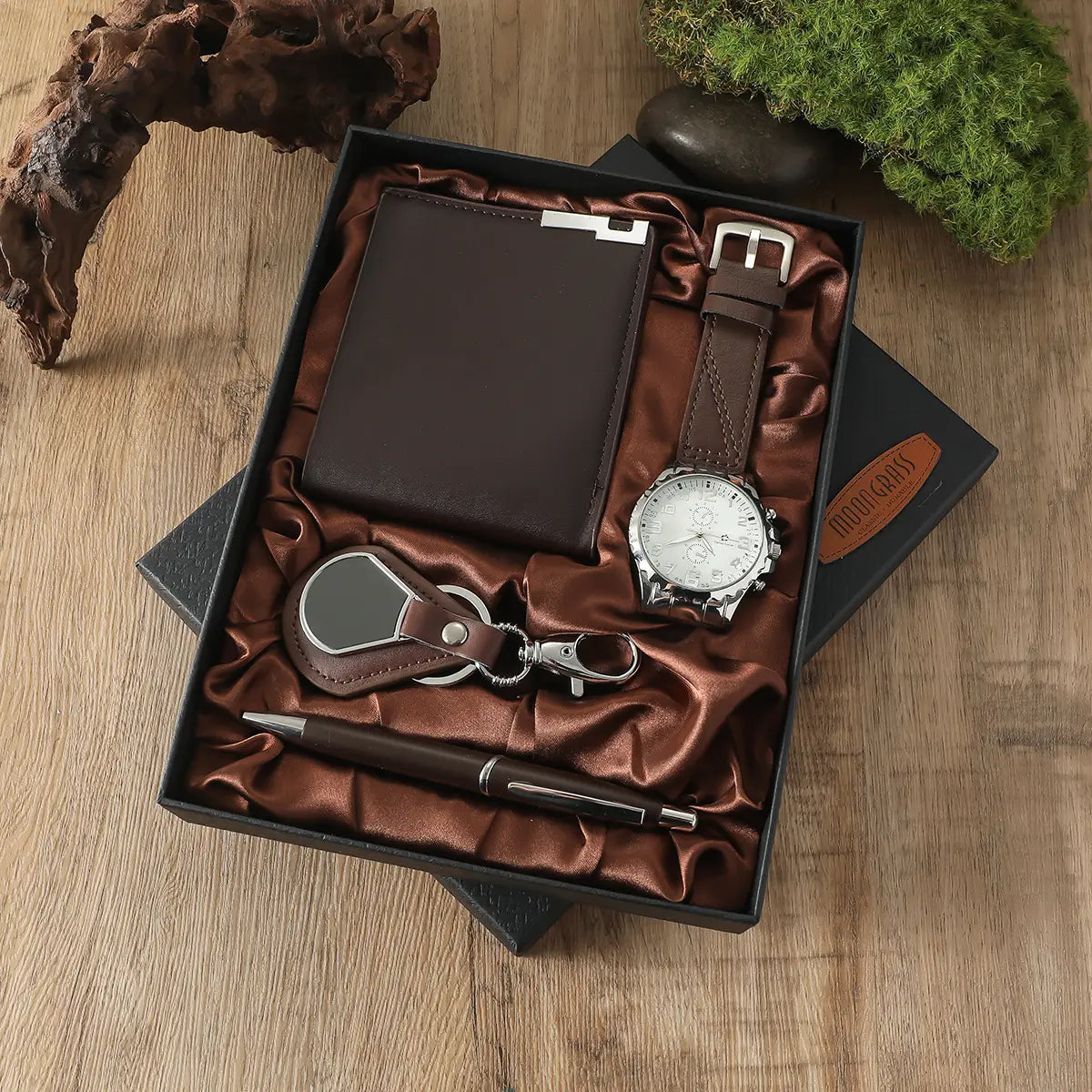 2025 Men's Brown Quartz Watch Wallet Belt Keychain Set