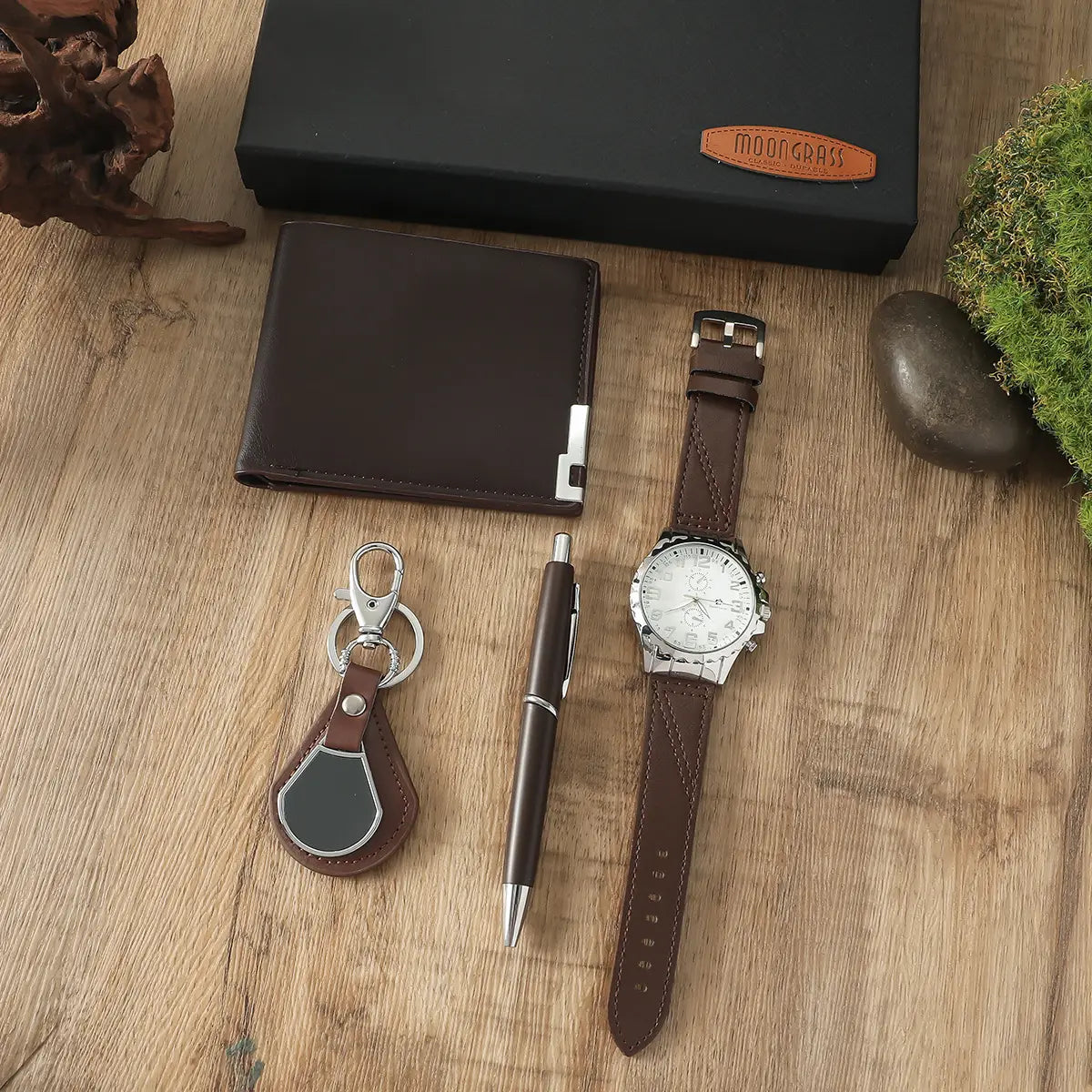 2025 Men's Brown Quartz Watch Wallet Belt Keychain Set