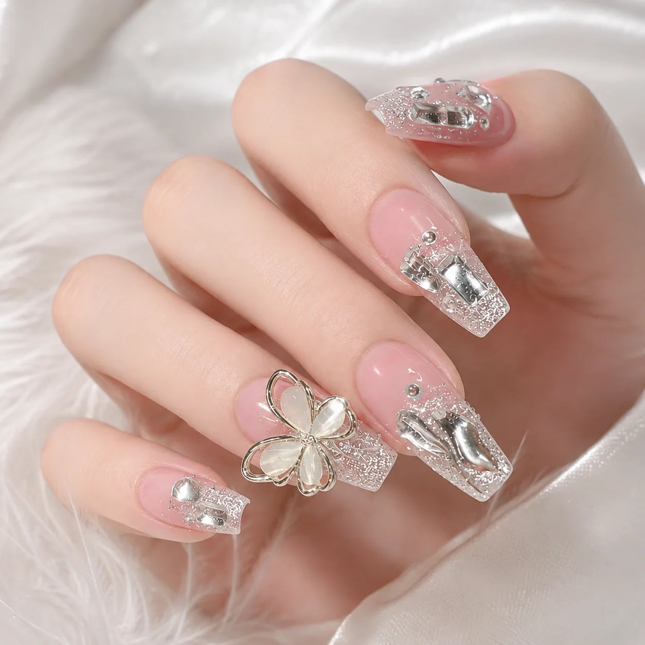 Jovera Joyce Maison Bow Élégance Ivory Manicure